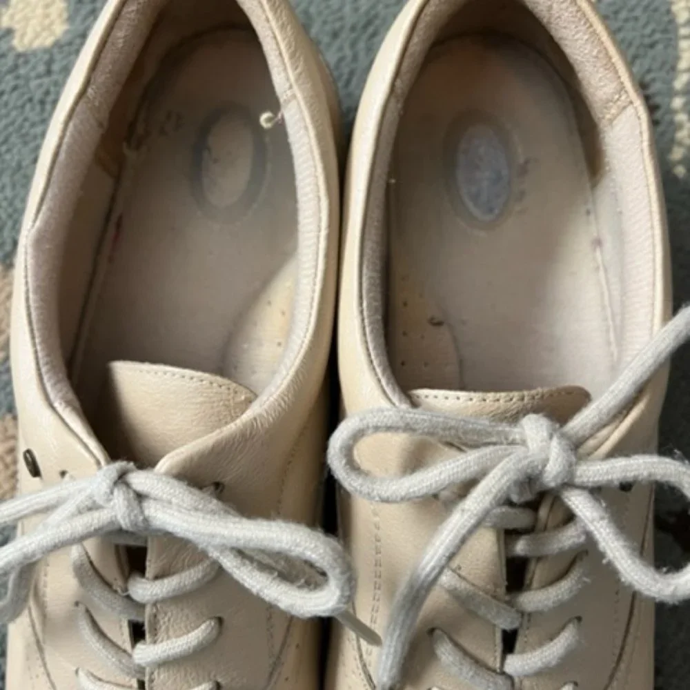 Women's Dr. Scholl's Lace-Up Oxfords - Size 10M